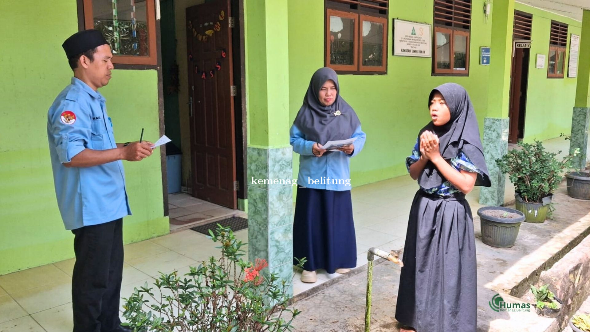 Siswa Kelas V dan VI MIN 2 Belitung Praktik Berwudhu pada Mapel Fiqih
